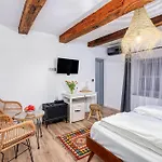 Πανσιόν Kali Kert Vendeghaz 3*