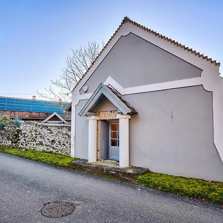 Konukevi Kali Kert Vendeghaz *