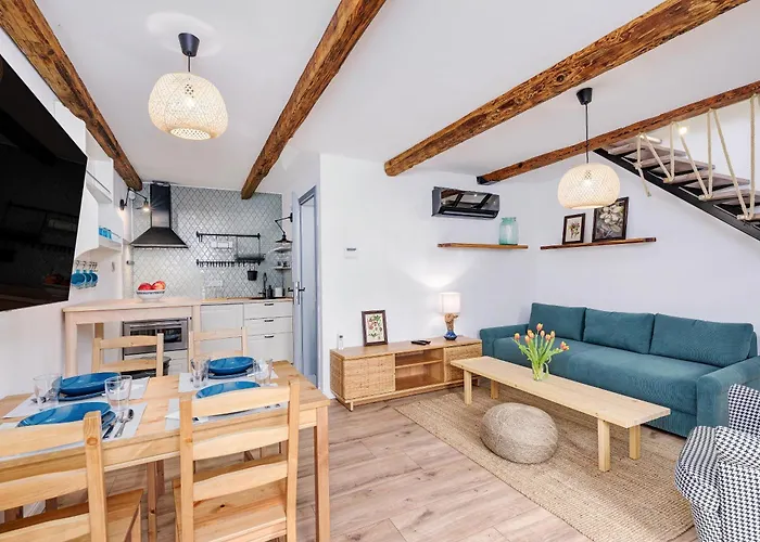 Kali Kert Vendeghaz *