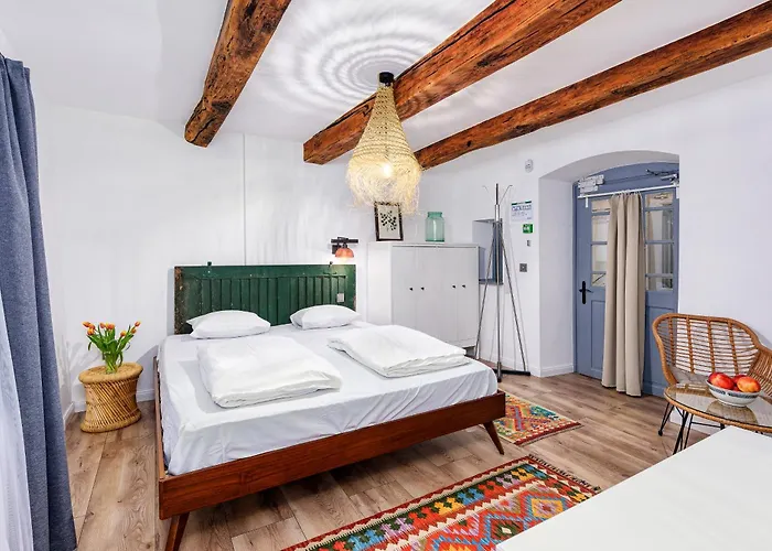 Kali Kert Vendeghaz Konukevi *