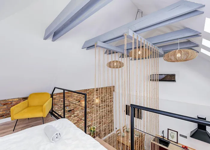 Kali Kert Vendeghaz *