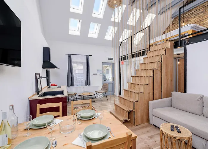 Kali Kert Vendeghaz Konukevi *